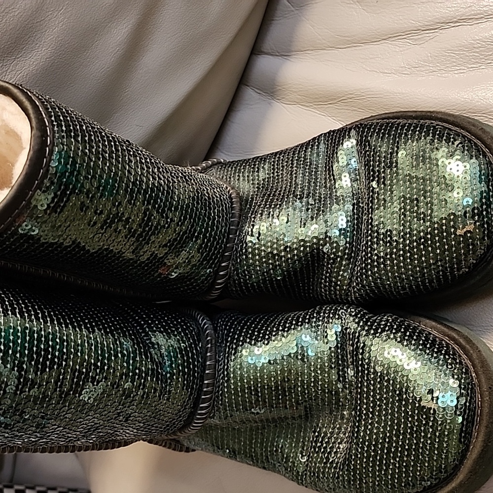 UGG Women Green Sequin Sherpa Lined Boots Size 7 Preowned